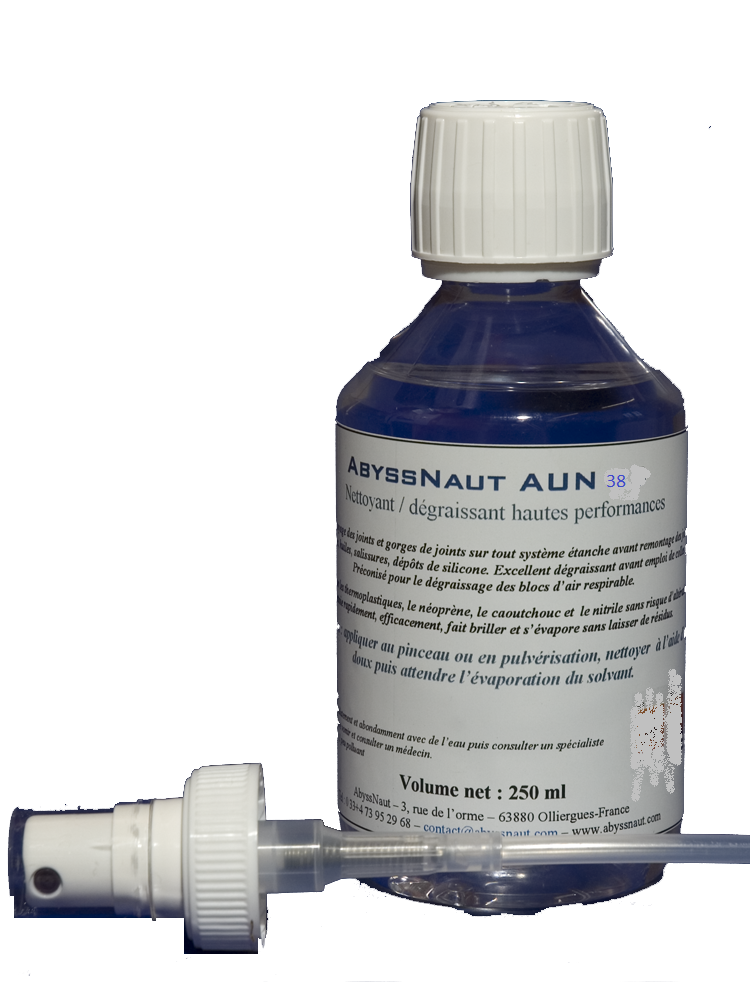 AUN 38 – Solvant pour surfaces sensibles et panneaux en PMMA