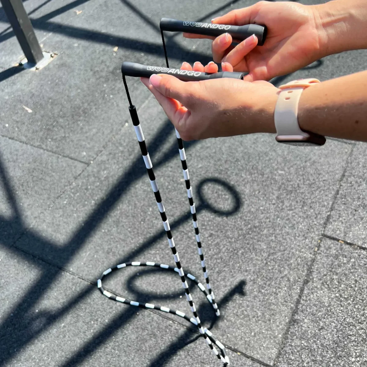 Corde à sauter Perlée – Noir & blanc – Image 3