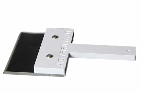 Raclette – Nettoyage des biofilms sur vitre PMMA des Aquariums